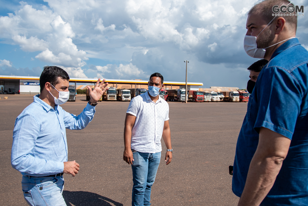 Secretário de Desenvolvimento e engenheiros da Sinfra fazem visita técnica no Terminal Intermodal