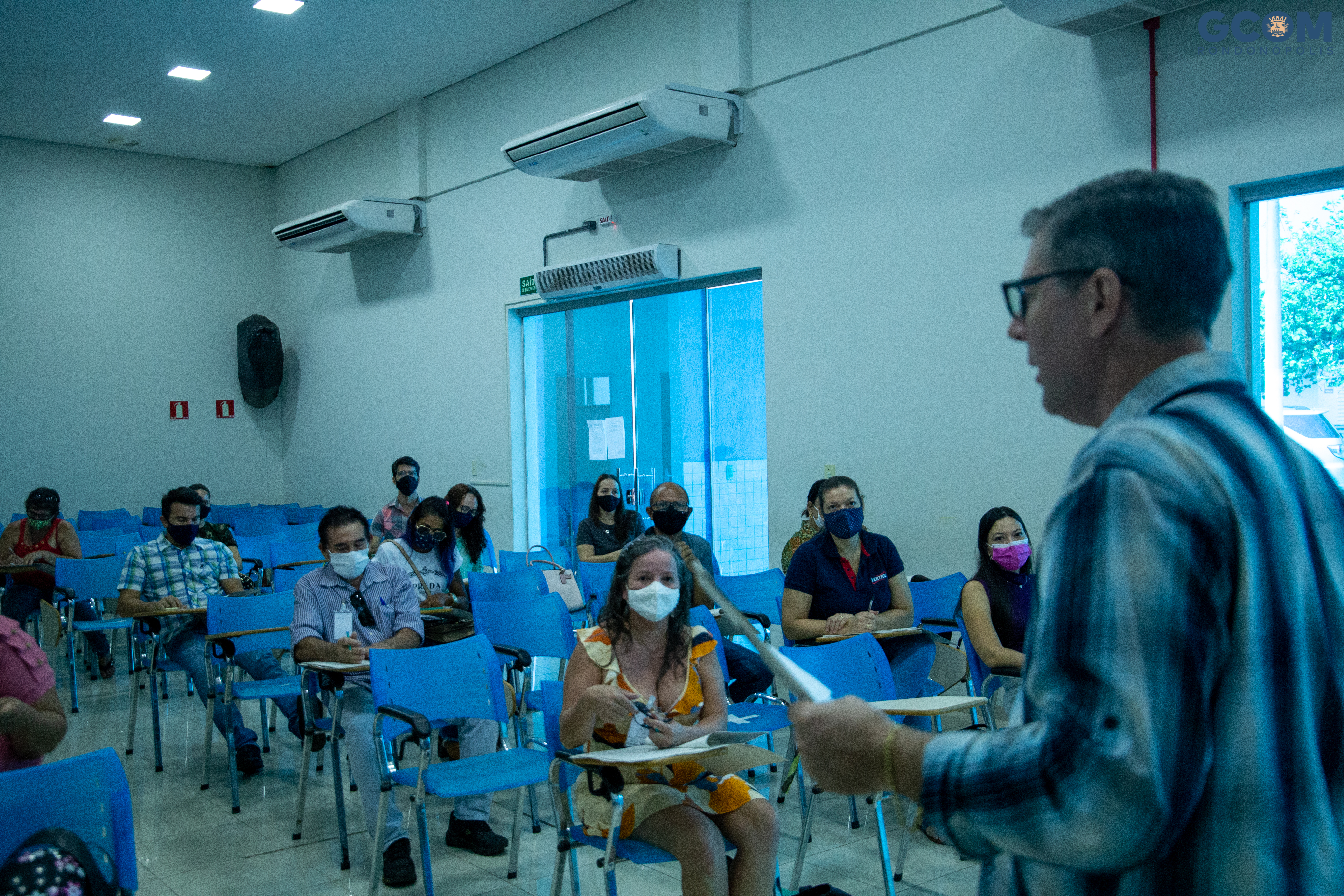 Programa Rever leva conhecimento para microempreendedores