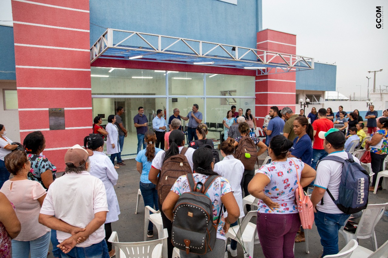 Prefeitura inaugura mais uma unidade de saúde no Alfredo de Castro e entrega 78 títulos de propriedade