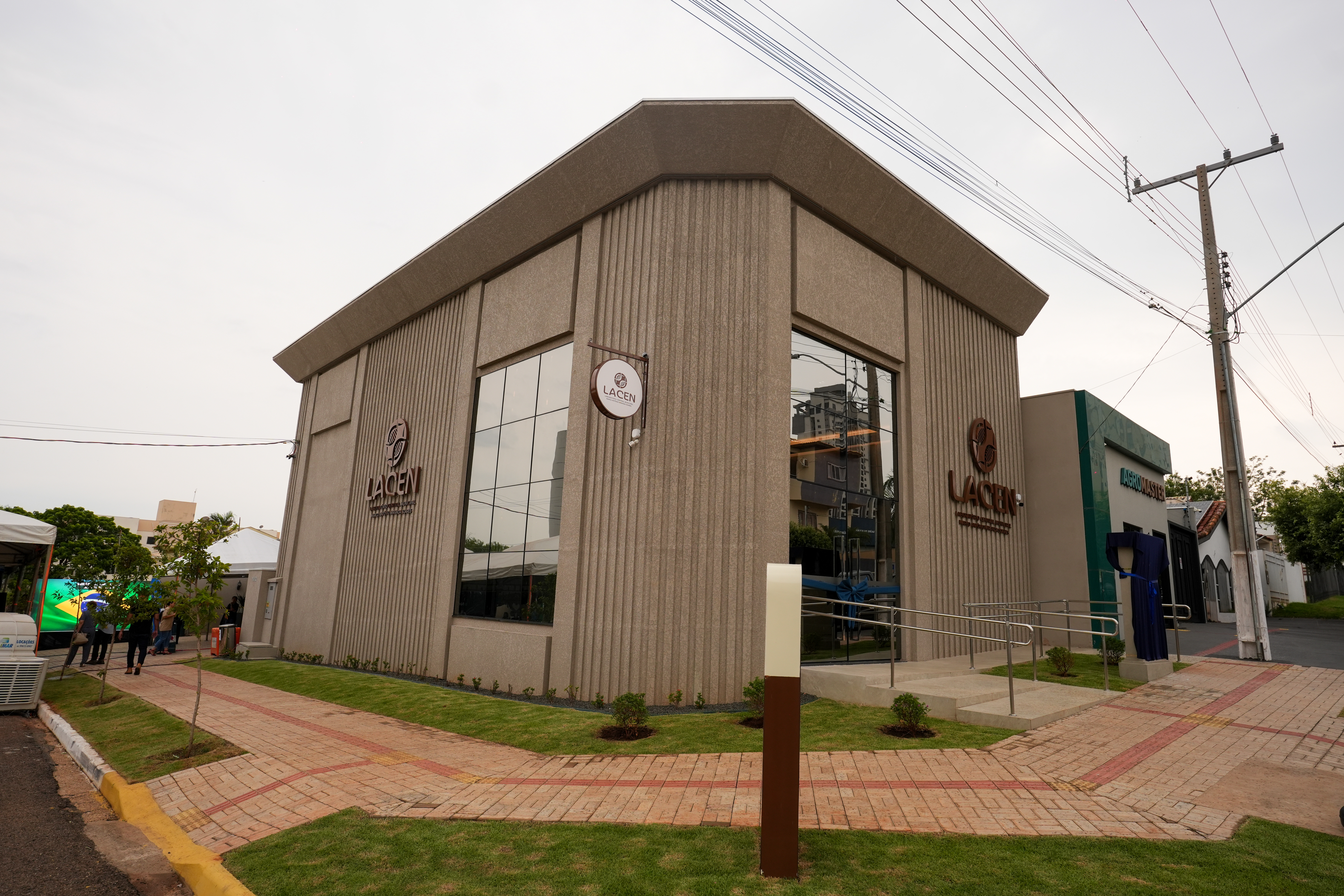 Atendimentos do Laboratório Central passam a ser realizados exclusivamente em novo prédio - Prefeitura Municipal de Rondonópolis