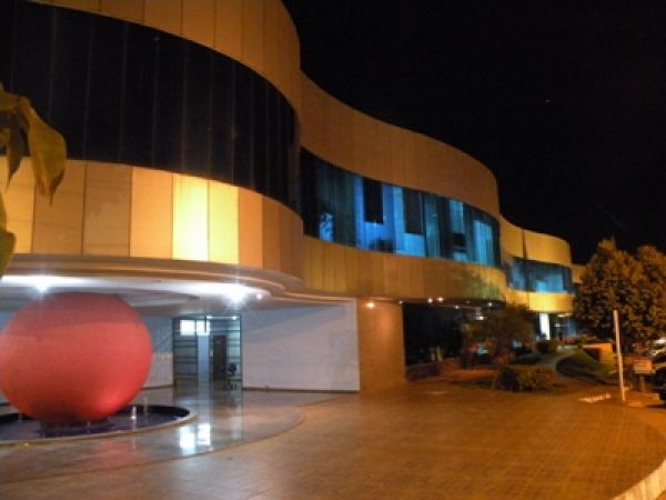 Prefeito cumpre decisão judicial e reestrutura salário de servidores 