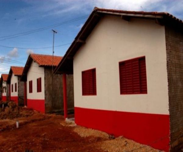 Técnicos da Prefeitura realizam mutirão de serviços gratuitos no Residencial Padre Lothar