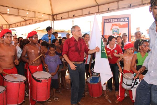 Mutirão leva diversos serviços para comunidades carentes 