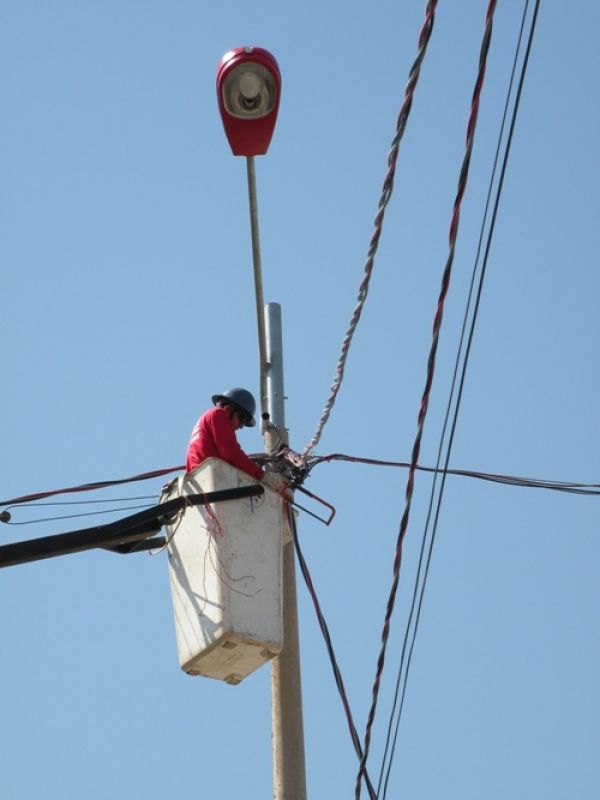 Prefeito solicita expansão da rede de iluminação pública 