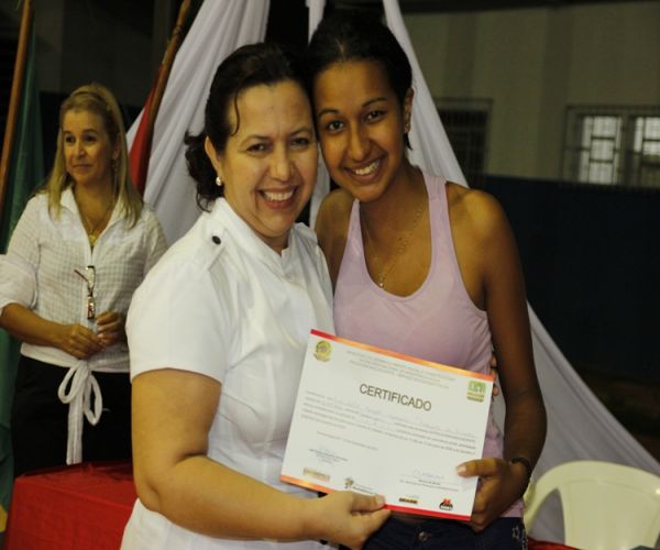 Moças e rapazes conquistam autoestima e capacitação no Projovem