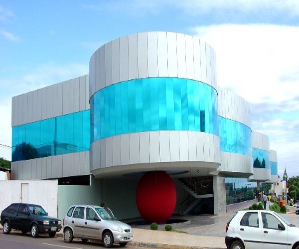 Somente serviços de emergência vão funcionar