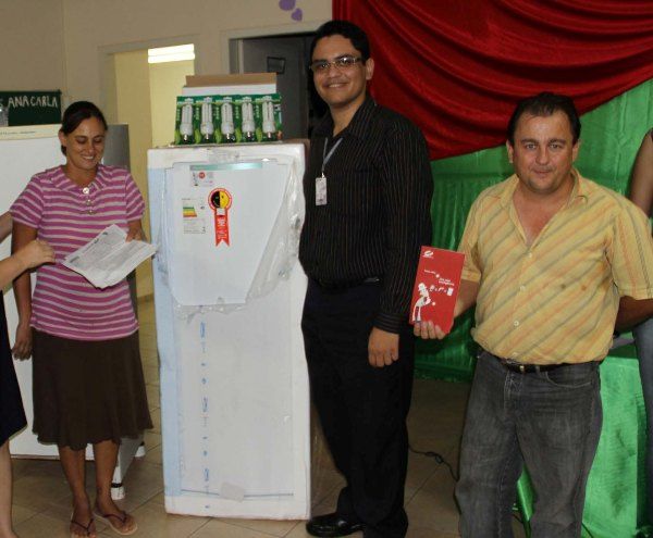 Famílias usuárias do Cras são beneficiadas com a troca de geladeiras