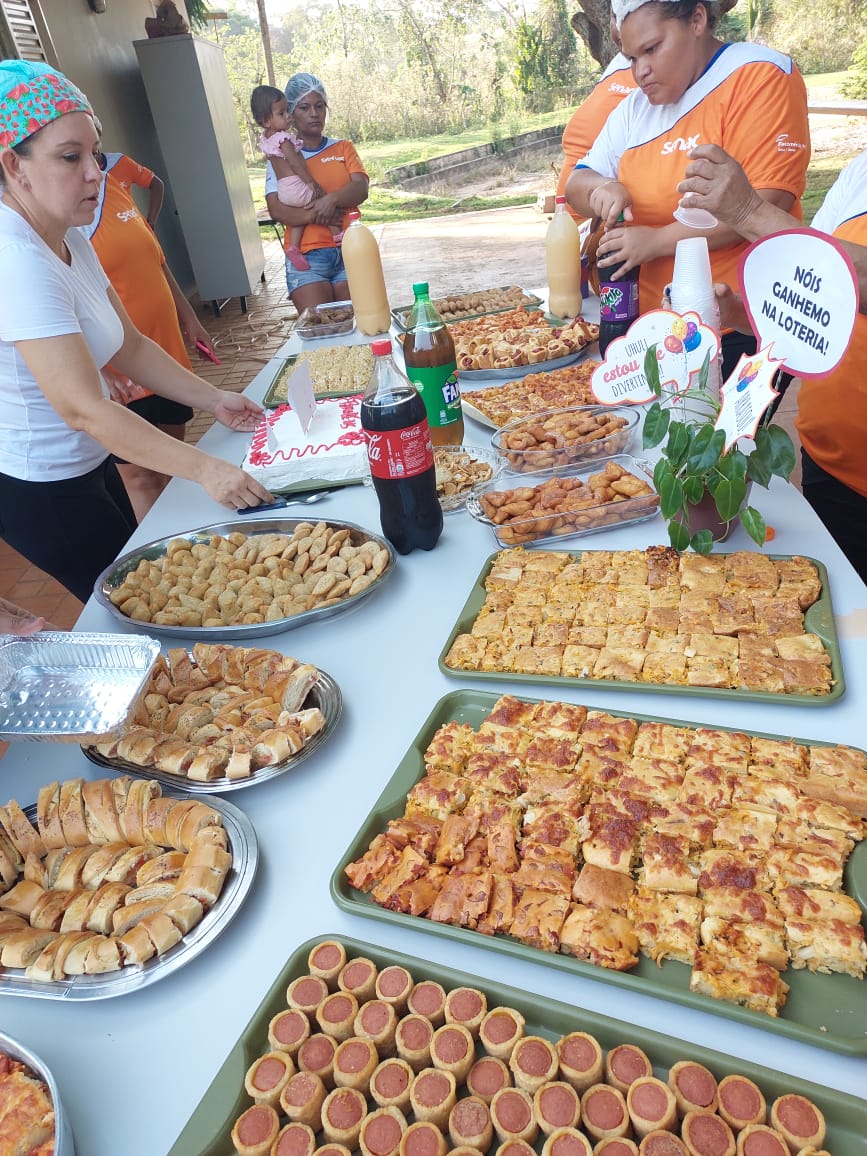 Curso qualifica 23 mulheres para preparação de salgados 2