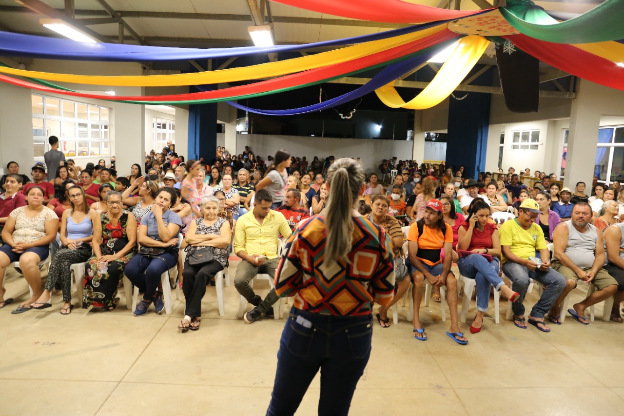Creche ficou lotada durante a entrega dos documentos